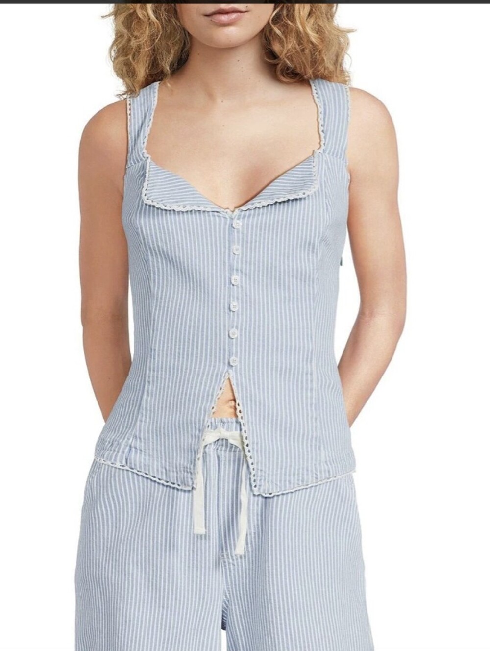 Skies Are Blue Pinstripe Sweetheart Neck Sleeveless Washed Denim Vest Top. Med.
